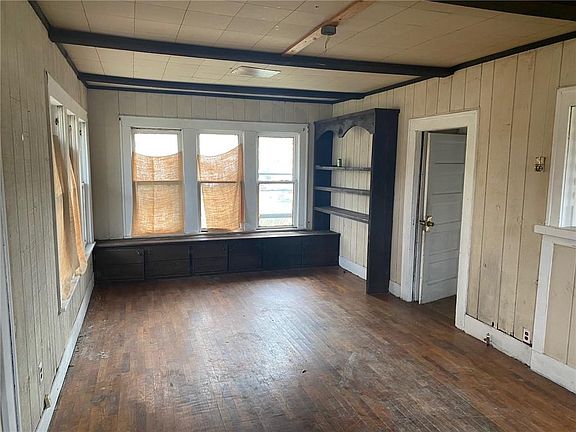 4th image of 1901 Seran Dr