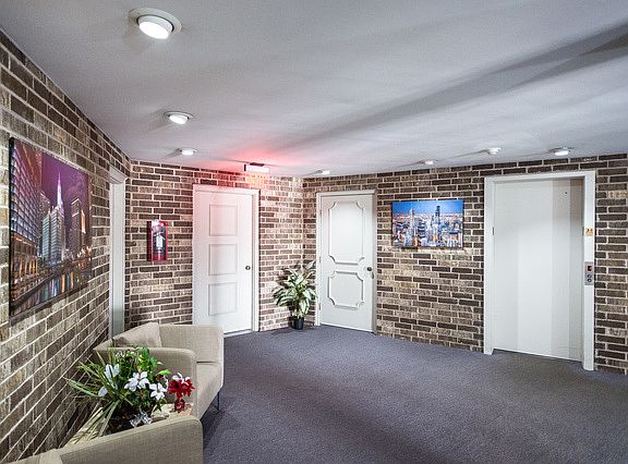 2nd image of 7100 W 95th St APT 215