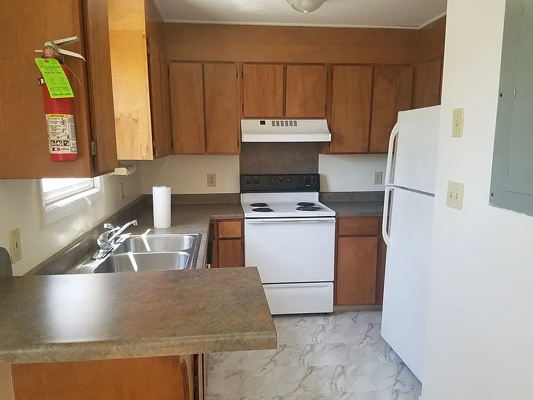 563 Margo Rd #B — Photo 4