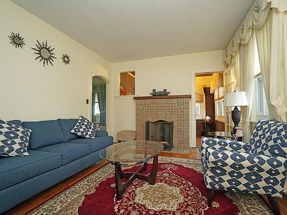 3rd image of 1138 Coronado Ave