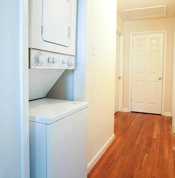 1011 Kinney St — Photo 23