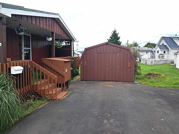 3rd image of 3 Robertson Cres