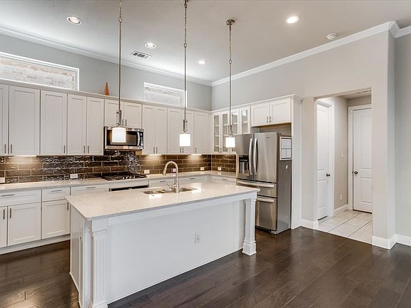 4th image of 17553 Sequoia Dr