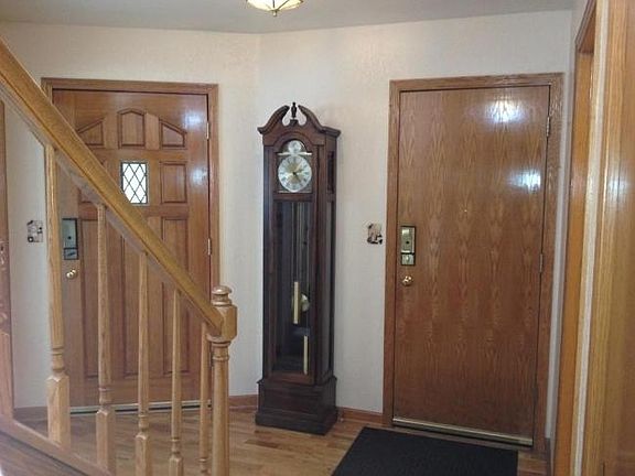 3rd image of 5714 S 107th St #2