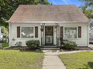 713 Loves Park Dr, Loves Park, IL 61111