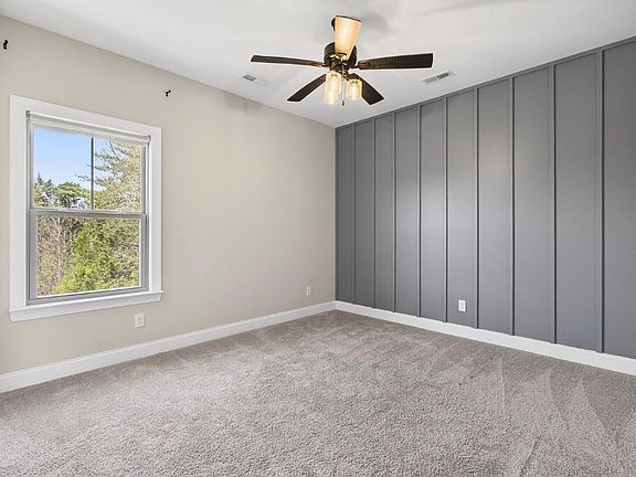 4th image of 5063 Shelterwood Dr NE