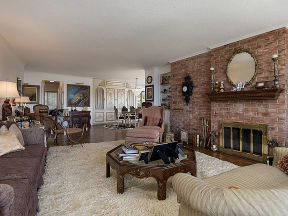 4th image of 4455-4465 Douglas Ave #10B
