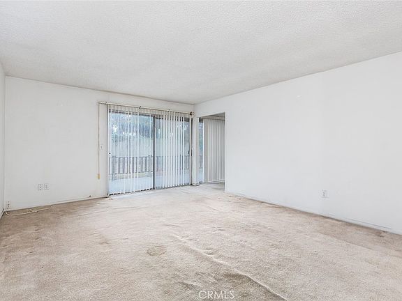 3rd image of 972 Spruce Ln