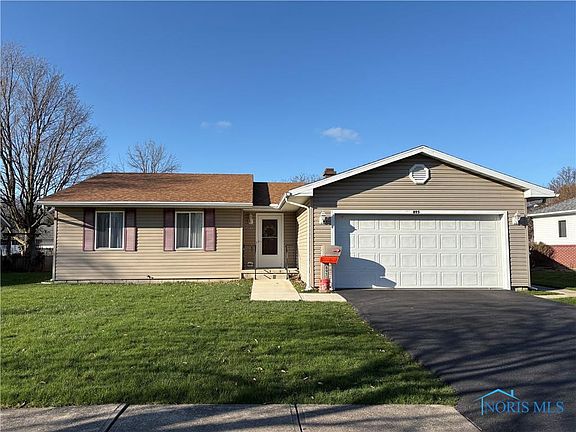 2nd image of 895 Champagne Ave