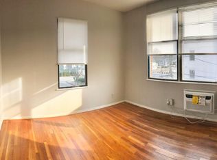 3 Hicks Ln STE 1, Great Neck, NY 11024