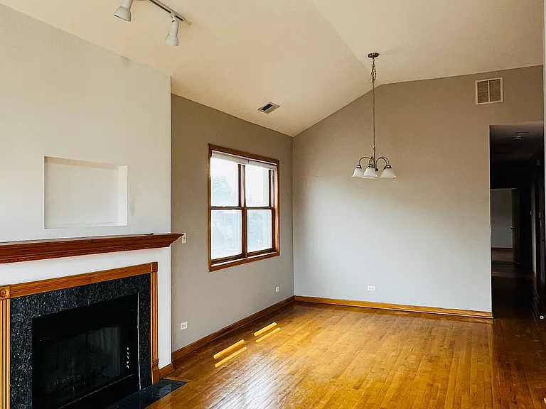 2445 W Polk St #3 — Photo 4