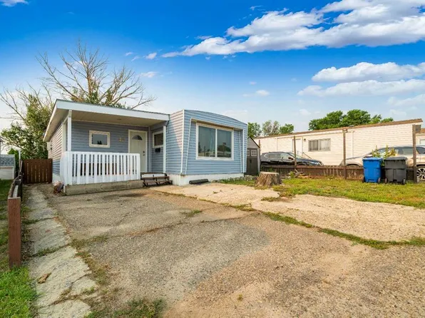 17 NW De Havilland Blvd SW, Medicine Hat, AB T1A 7Y6