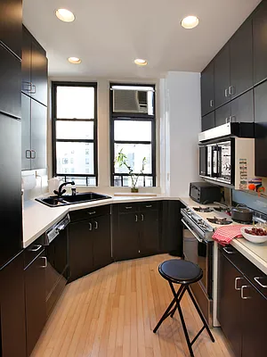 Sold by Sotheby's International Realty | media 1