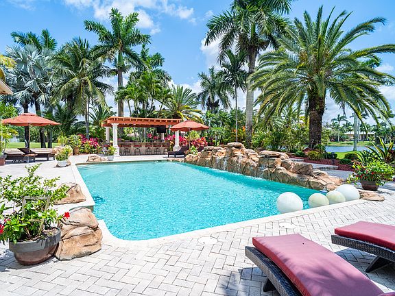5th image of 10770 SW 38th Dr