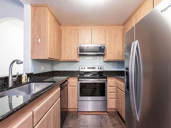 4th image of 1209 Oak Grove Ave APT 303