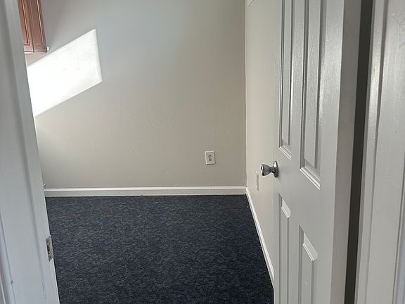 5th image of 104 Clifton Ave #1