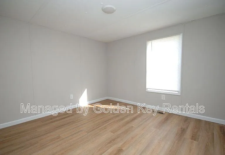104 Lindsey Brooke Ln — Photo 7