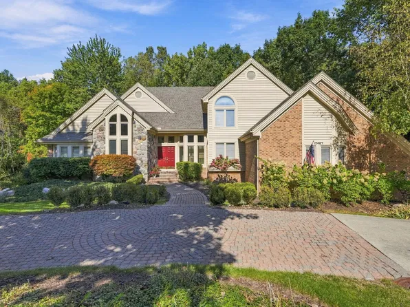 17467 Rolling Woods Cir, Northville, MI 48168