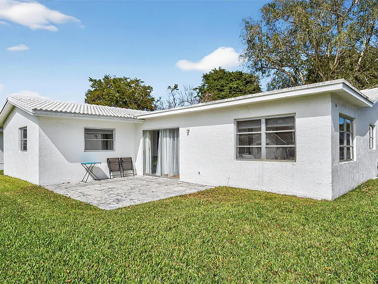 8950 NW 13th St — Photo 29