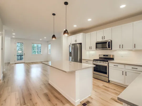 2355 S Troy Ct, Aurora, CO 80014