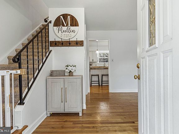 4th image of 2 Henderson Hill Rd