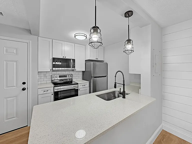 Springview Apartments — Photo 22
