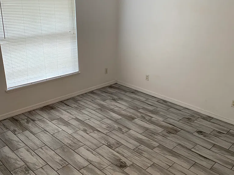 741 Hull St — Photo 9