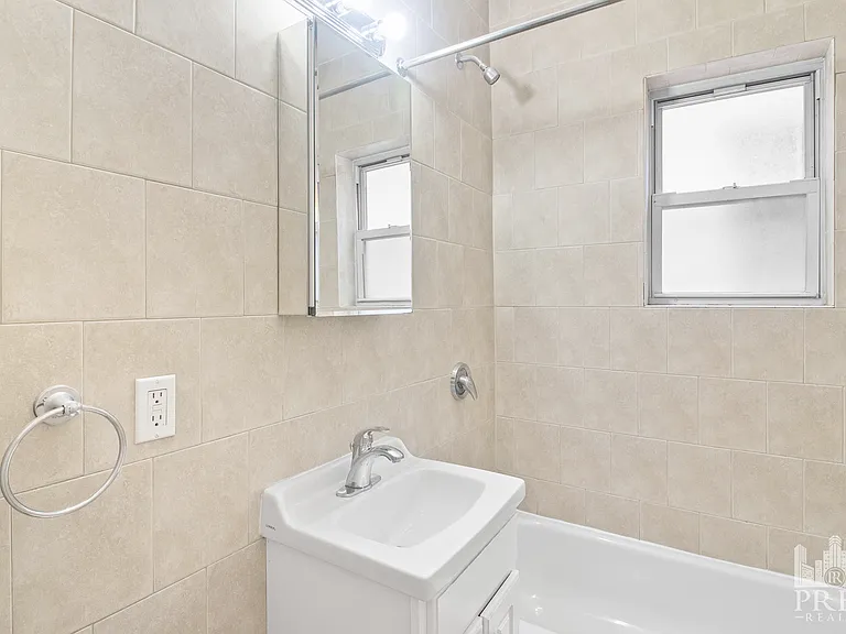 306 E 71st St #5A — Photo 5