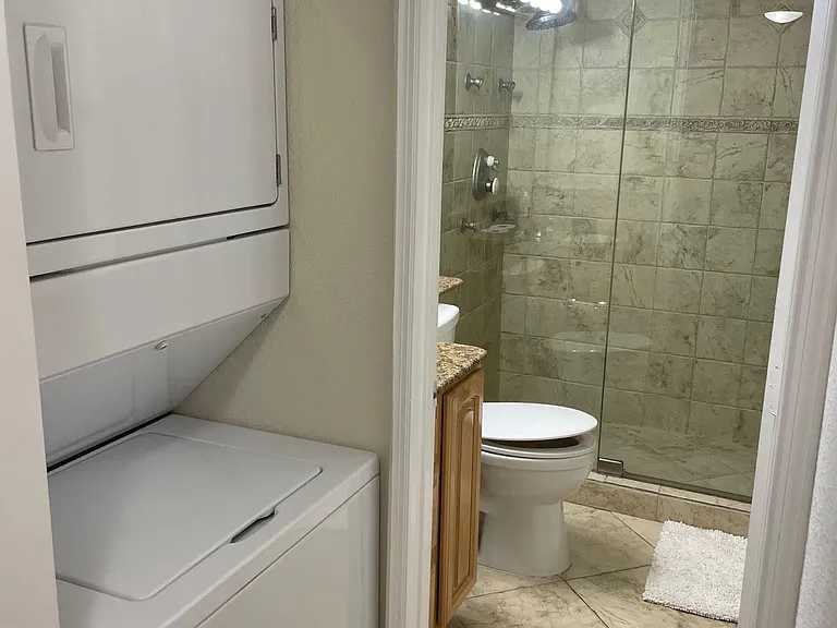 Washer Dryer in unit