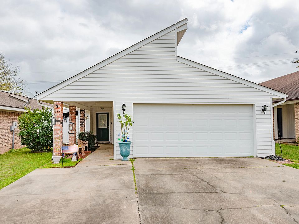 1st image of 106 Sagebrush Dr