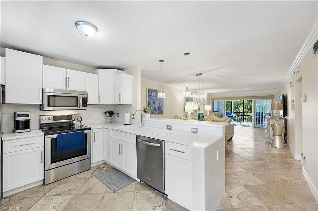 2 bed, 2.0 bath, 1213 sqft, $7,000 — Photo 2
