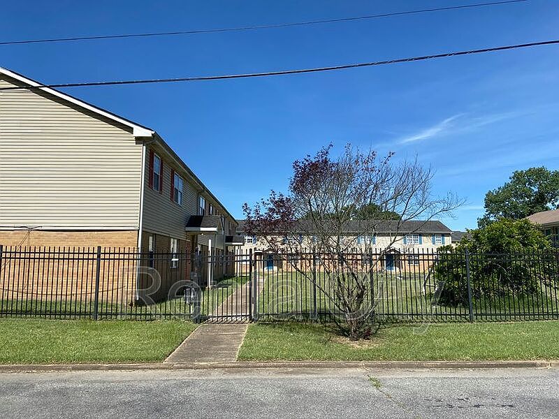 1st image of 1401 Meeks St APT B2