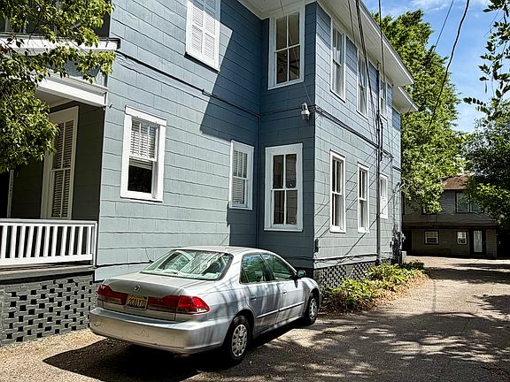 3rd image of 1223 Elmira St #Bb