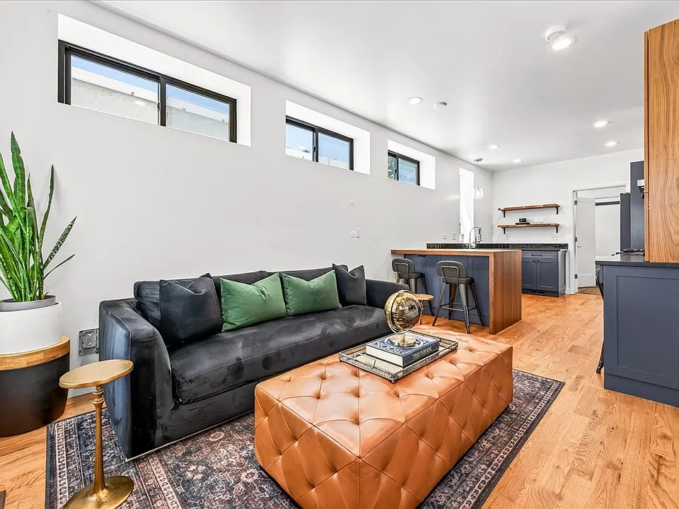 3317 Navajo St