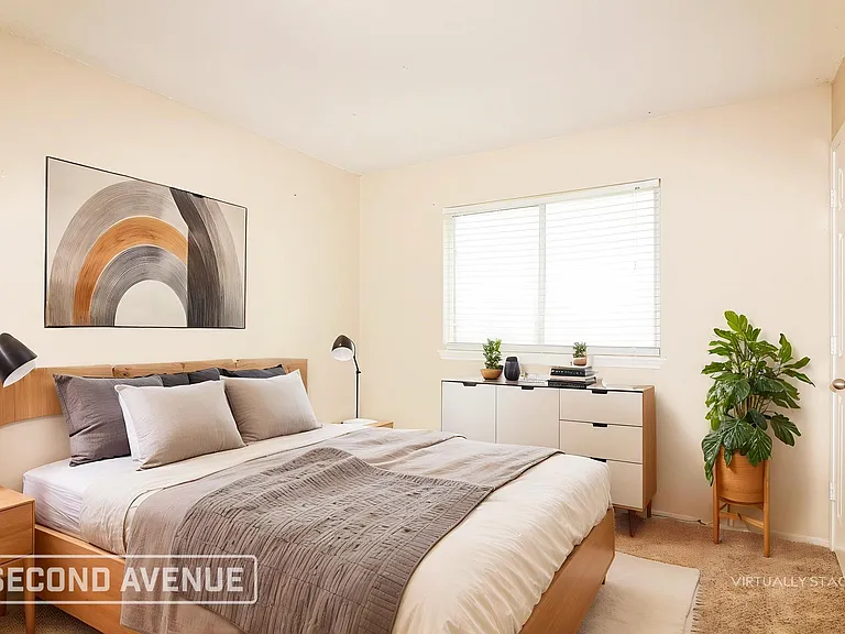 1017 La Mirada — Photo 16