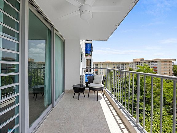 2nd image of 355 Calle Galileo #11L