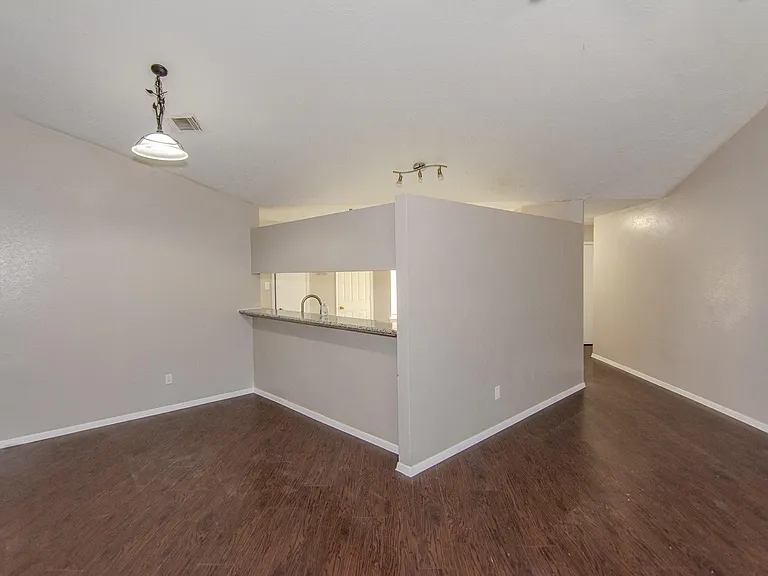 16746 Selder Dr — Photo 4