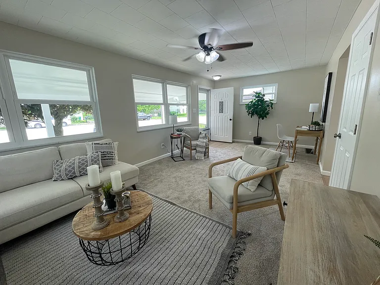 339 W Main St — Photo 2