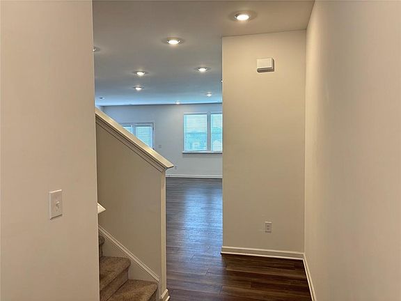 2nd image of 104 Mission Blvd