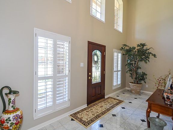 4th image of 4218 Saint Ives St