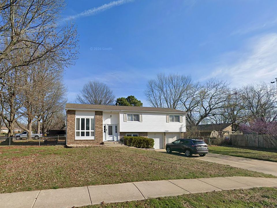 1st image of 3305 E Linwood St