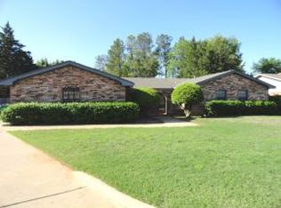 608 Cedar Ln, Frederick, OK 73542