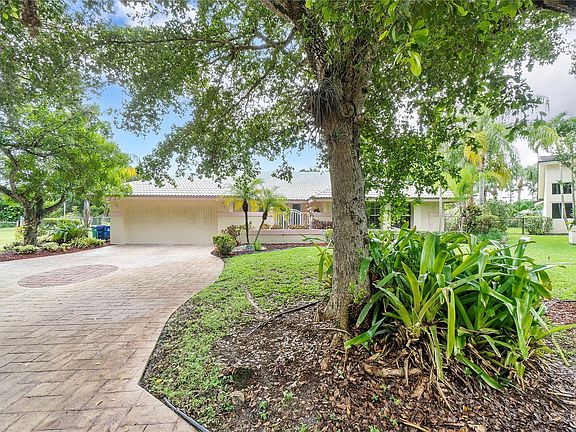 5th image of 1317 NW 108th Avenue