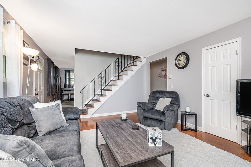 4th image of 80 Birch Drive