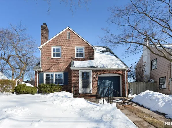 87 Grayson Pl, Teaneck, NJ 07666