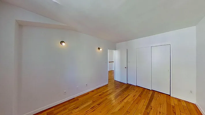Rented by Bond New York | media 12