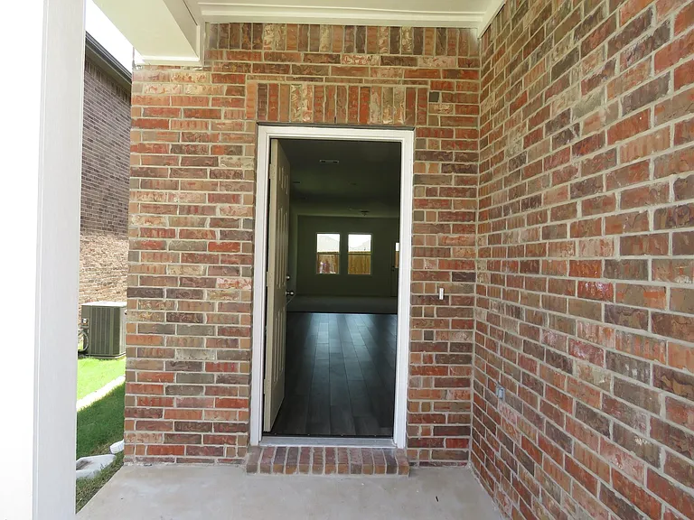 611 Delaware Ave — Photo 5