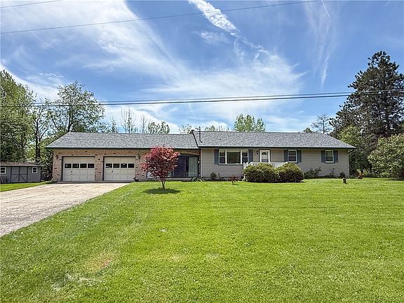 2nd image of 16 Sharpsteen Rd