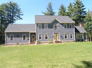 9 Goss Pond Rd, Upton, MA 01568
