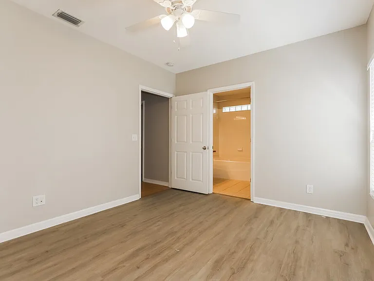 10808 Shasta Ct — Photo 9